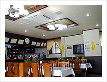 清華　店内の様子