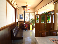 清華店内の様子